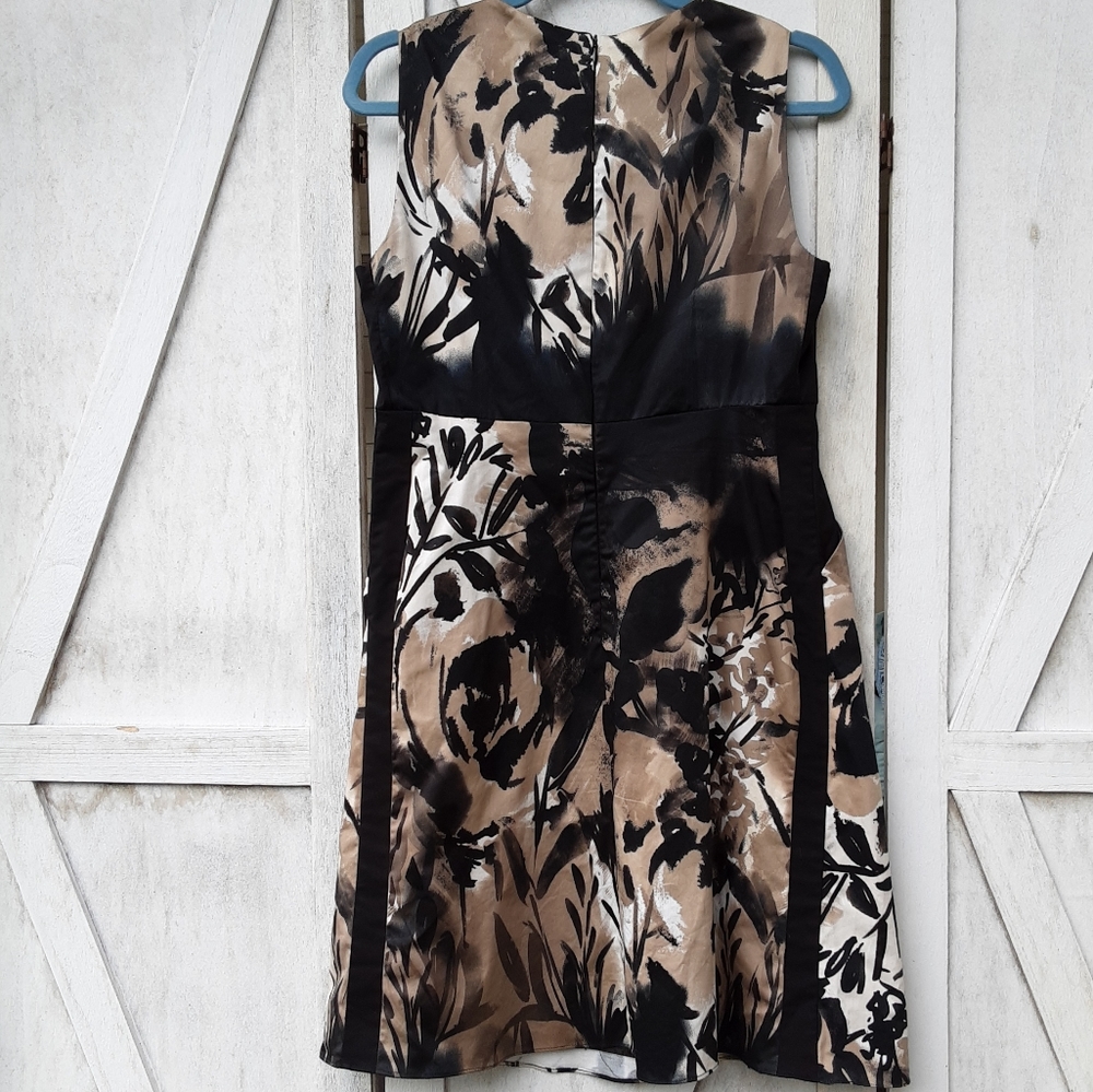NWOT Elie Tahari brown floral dress size 8. - Picture 3 of 3